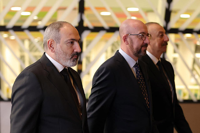 Pashinyan and Aliyev instructed the Foreign Ministers to start preparations for peace talks between the two countries