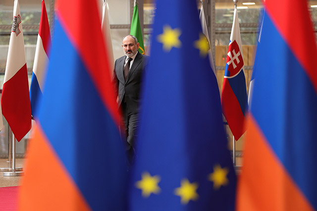 The EU welcomes the ceasefire agreement reached between Armenia and Azerbaijan