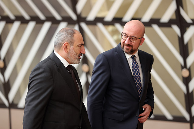 Nikol Pashinyan holds telephone conversation with Charles Michel