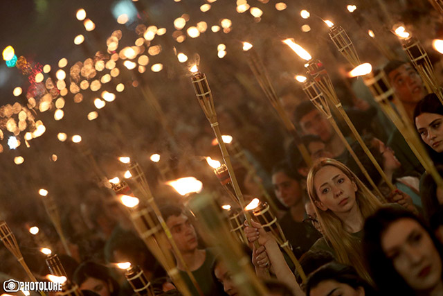 Torchlight procession in Yerevan marks 107th anniversary of Armenian Genocide (Video, photos)