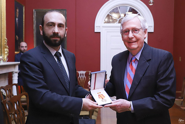 Foreign Minister conveyed the Mkhitar Gosh Medal to Mitch McConnell