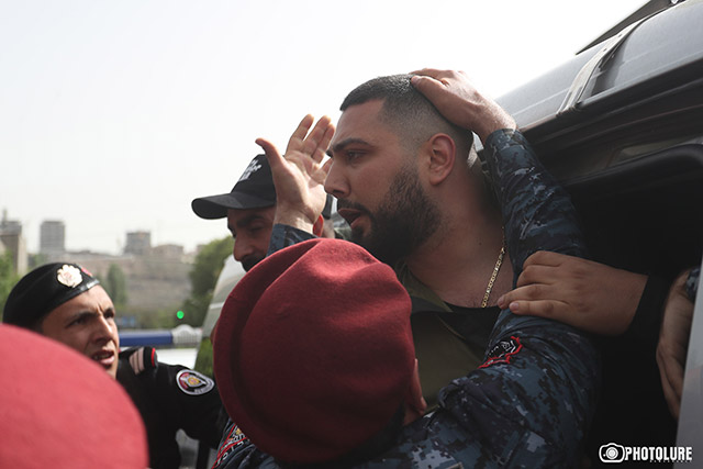 Armenian law enforcement obstruct journalists covering protest in Yerevan