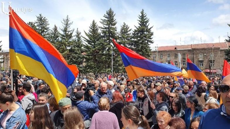 Incidents between protesters and supporters of Nikol Pashinyan in Gyumri