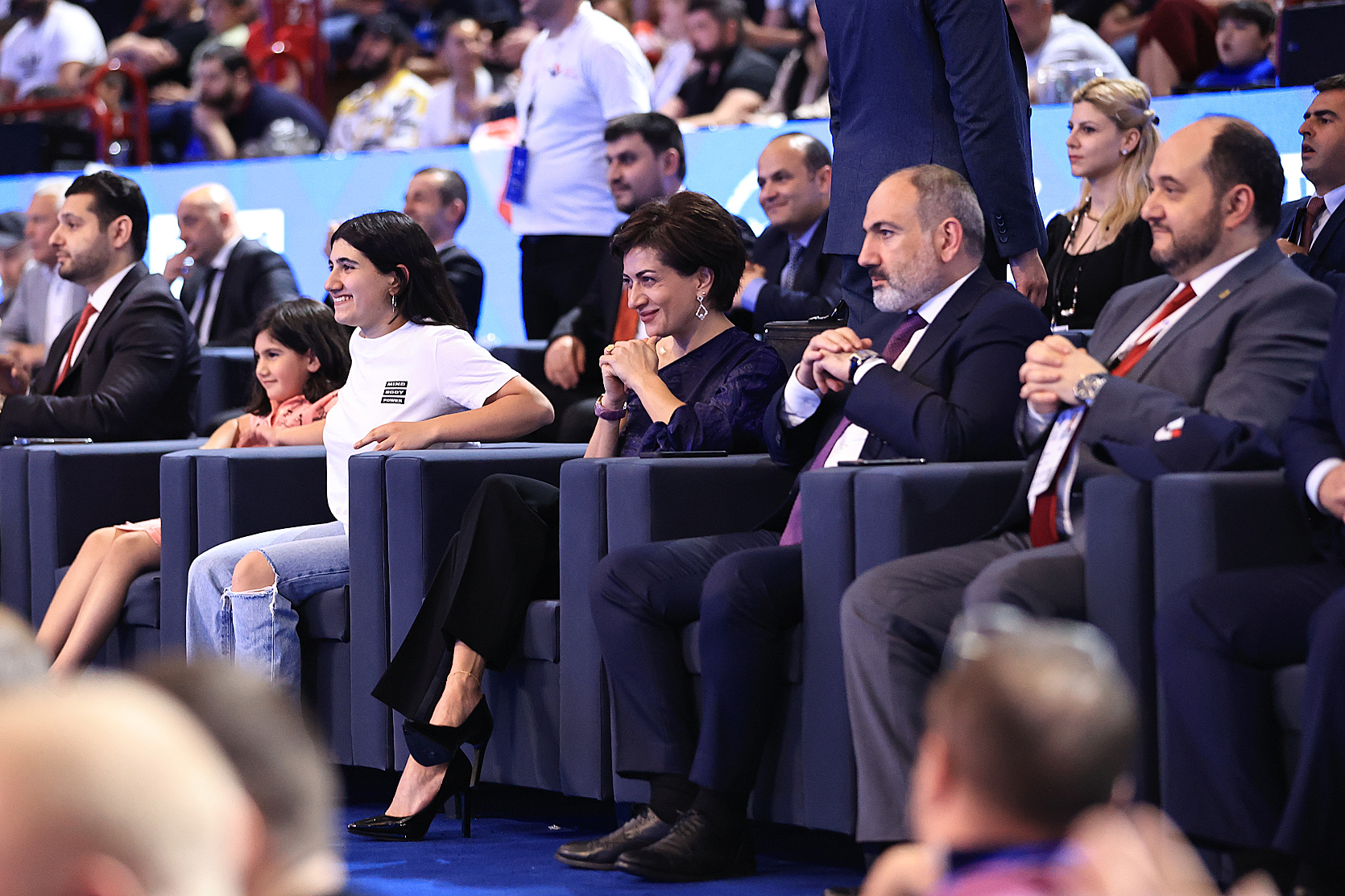 The Prime Minister watched Rafael Hovhannisyan’s fight in the final round with his family from the hall and participated in the awarding ceremony