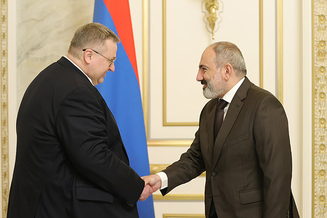 Nikol Pashinyan and Alexey Overchuk discussed Armenian-Russian cooperation and other issues of mutual interest