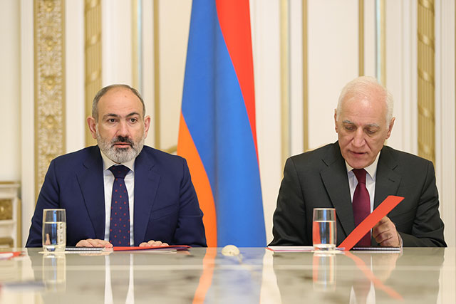 Armenia to apply to Russia, CSTO and UN: Pashinyan chairs Security Council session