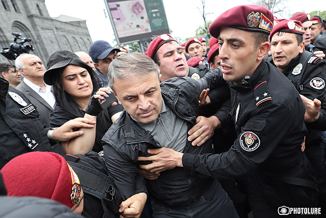 Armenian Police Try To Arrest Former Chief At Anti-Government Protest