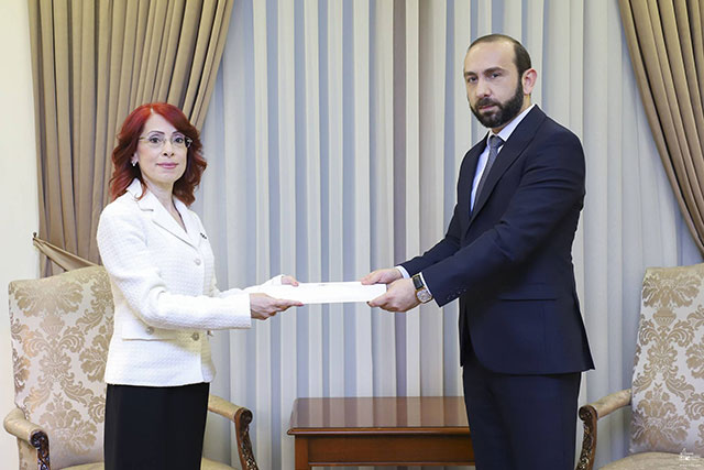 The newly appointed Ambassador of Syria presented copies of her credentials to the Foreign Minister of Armenia