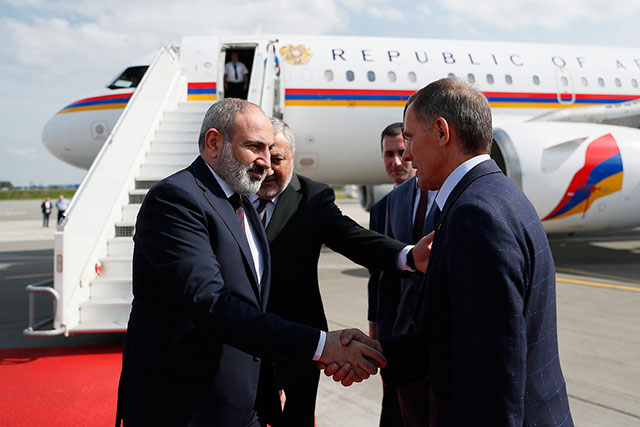 Pashinyan arrives in Minsk on a working visit