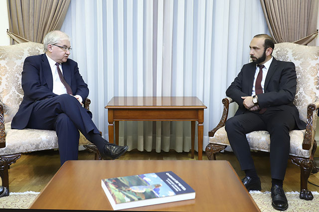 Ararat Mirzoyan presented to Igor Khovaev the situation resulting from the aggression unleashed by the Azerbaijani armed forces against the sovereign territory of Armenia at midnight on September 13