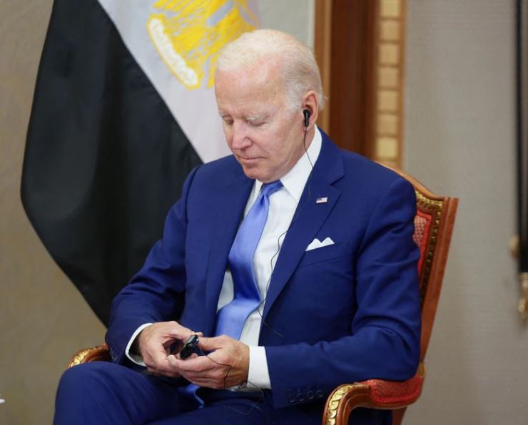 Biden tells Arab leaders that U.S. is committed to region