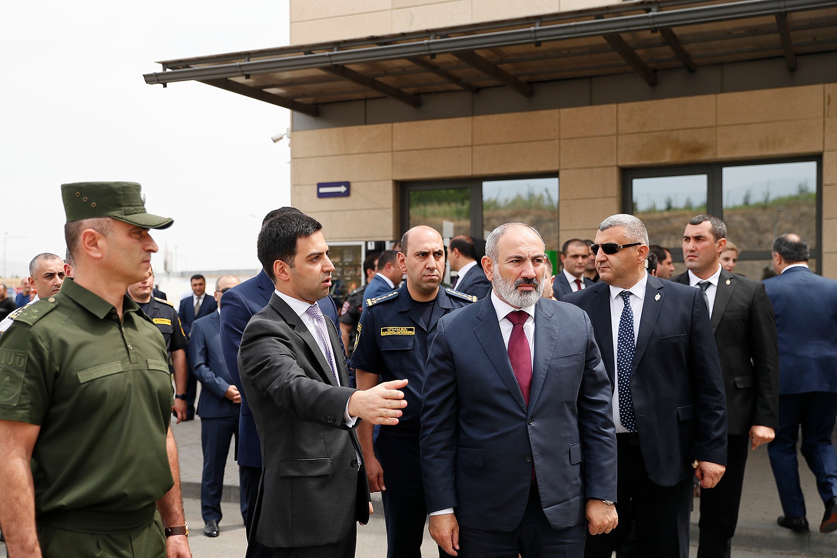 PM Pashinyan gets acquainted with the activities of the Bagratashen customs office and the planned reforms