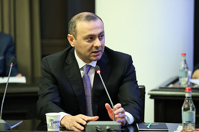 Security Council Secretary briefs Artsakh delegation on negotiations process