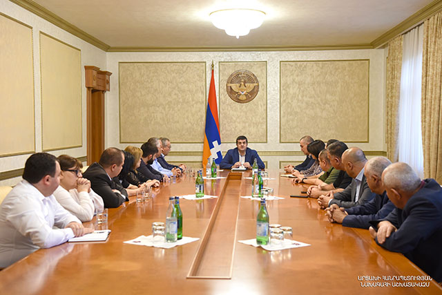 Arayik Harutyunyan received members of the “Free Homeland-UCA” parliamentary faction