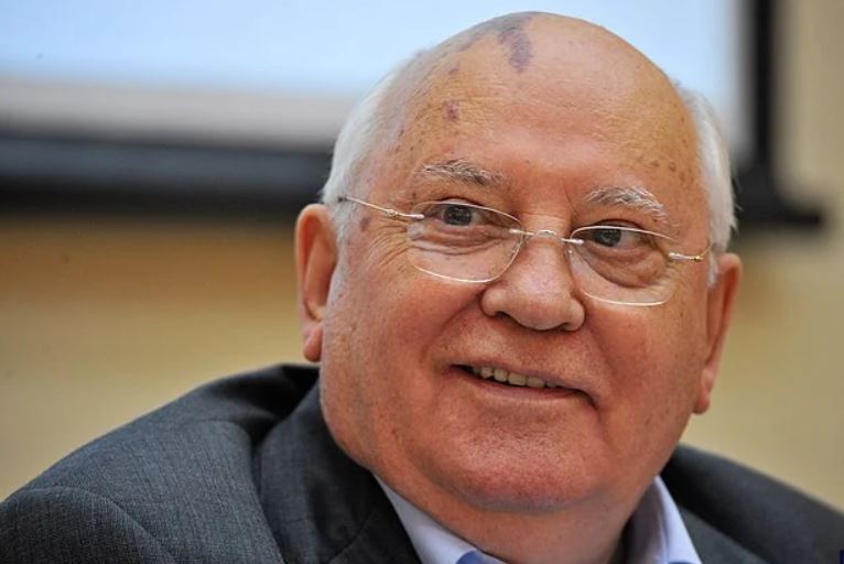 Posthumous curses towards the “Gorbachev” myth