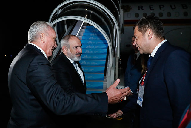 Pashinyan arrives in Vladivostok on a working visit
