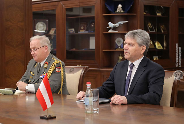The possibilities of developing Armenian-Austrian cooperation in the field of defence were discussed