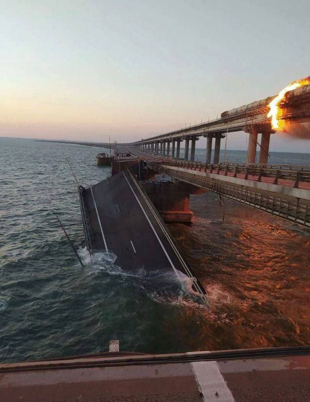 Key bridge linking Crimea and Russia on fire after major explosion (Photos)