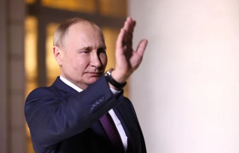 Putin Hosts ‘Useful’ Talks Between Armenian, Azeri Leaders