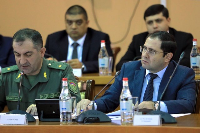 Armenian Defense Minister Papikyan chairs consultation