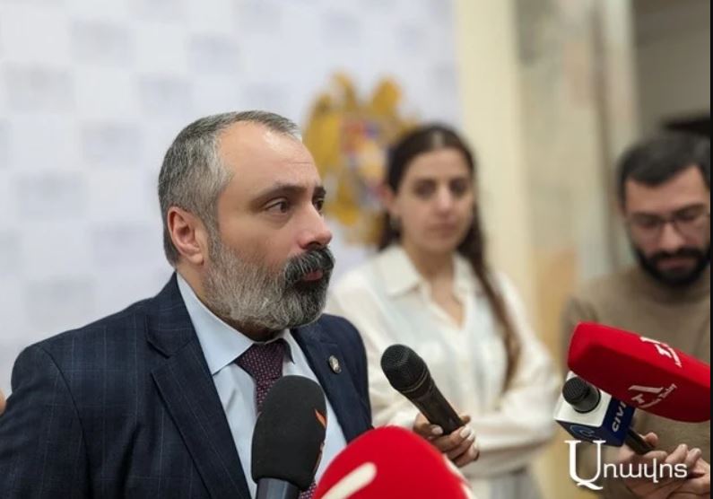 “They said that RA will never wash its hands of Artsakh.” Davit Babayan about the meeting with Government Deputies