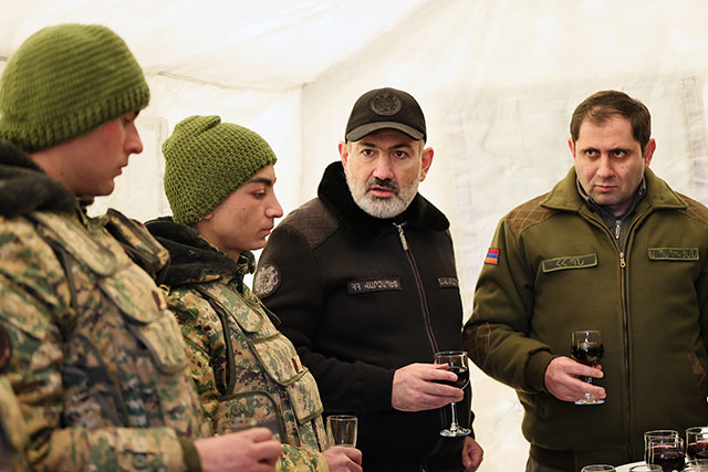 Nikol Pashinyan, accompanied by Suren Papikyan, visited military positions on the occasion of the New Year and Christmas holidays