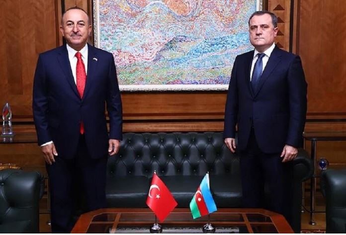 Azerbaijani, Turkish FMs discuss cooperation on broad range of issues