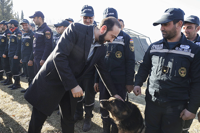 Ararat Mirzoyan visited the earthquake-affected city of Adiyaman, where he met the rescue team of Armenia