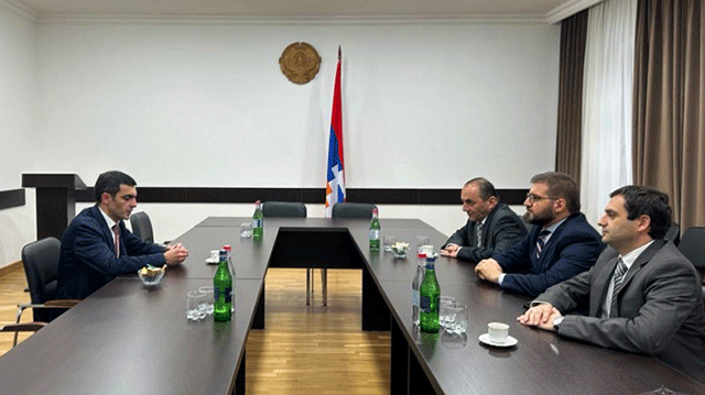 Artsakh Foreign Minister Meets with Delegation of “For the Republic” Party