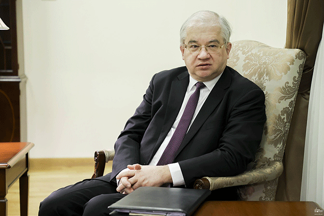 Ararat Mirzoyan received Igor Khovaev