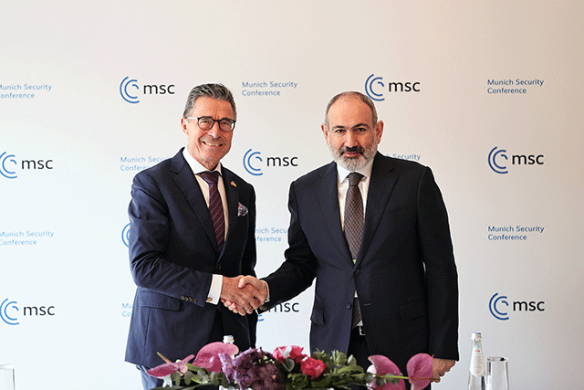 Nikol Pashinyan meets with former NATO Secretary General Anders Fogh Rasmussen