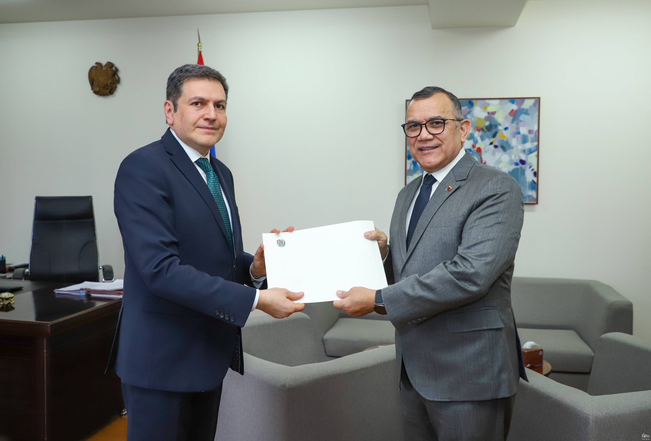 The newly-appointed Ambassador of Venezuela handed over a copy of his credentials to the Deputy Foreign Minister of Armenia