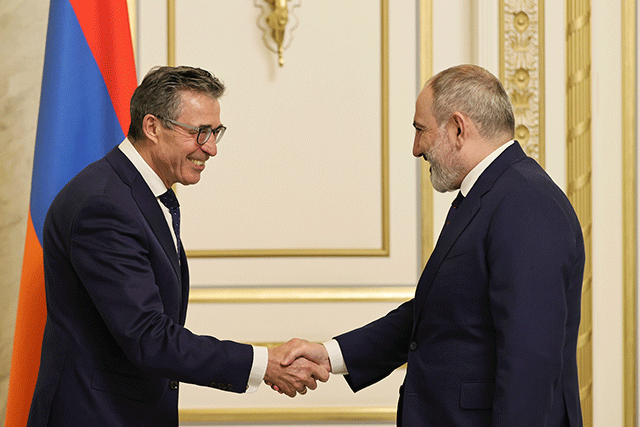 Nikol Pashinyan receives Anders Fogh Rasmussen, the Chairman of “Rasmussen Global” organization