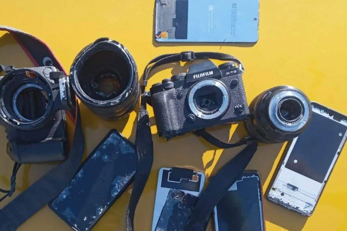 Turkish authorities harass Greek journalists covering earthquake, smash cameras and phones