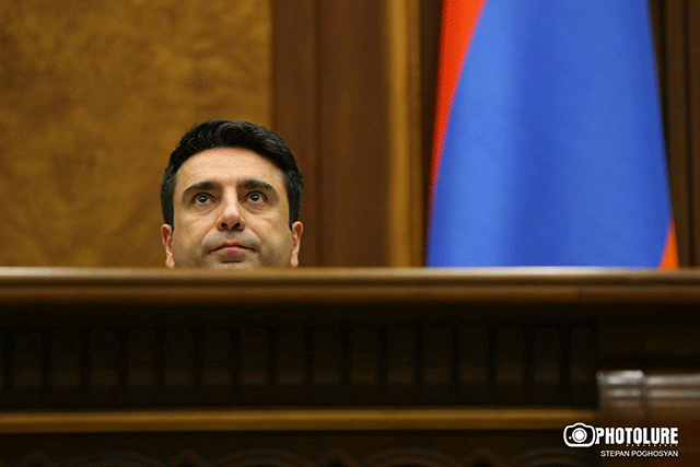 Armenian Speaker Apologizes For Spitting At Heckler