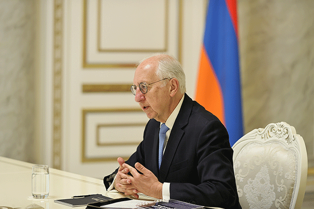 Nikol Pashinyan received Daniel Kurkdjian
