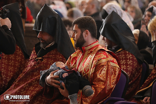 Armenian Church celebrates the Glorious Resurrection of Our Lord Jesus Christ (Photo series)