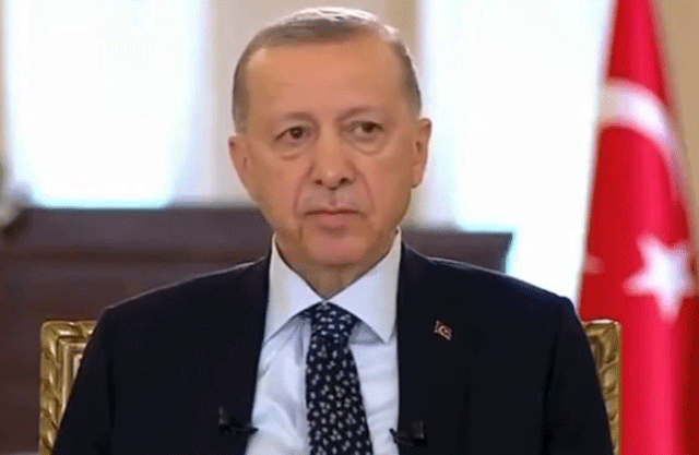 Turkey’s Erdogan cancels campaign appearances after off-camera illness (Video)
