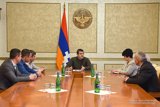 Arayik Harutyunyan received members of the anti-crisis council
