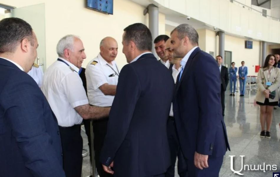 How the Governor of Syunik and the attendees greeted the pilots of the plane that landed in Kapan (photo series, video)