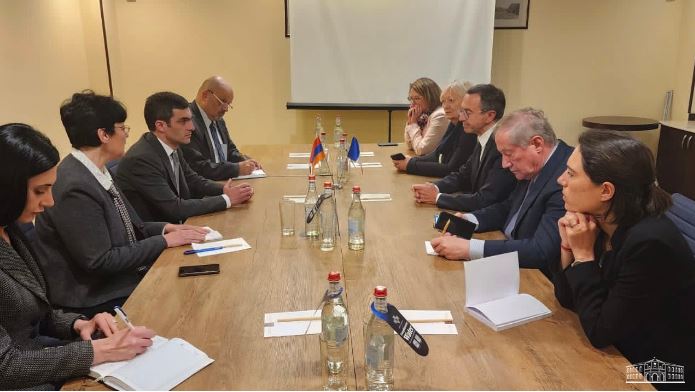 Foreign Minister of the Republic of Artsakh with Head of the Republicans Group of the French Senate