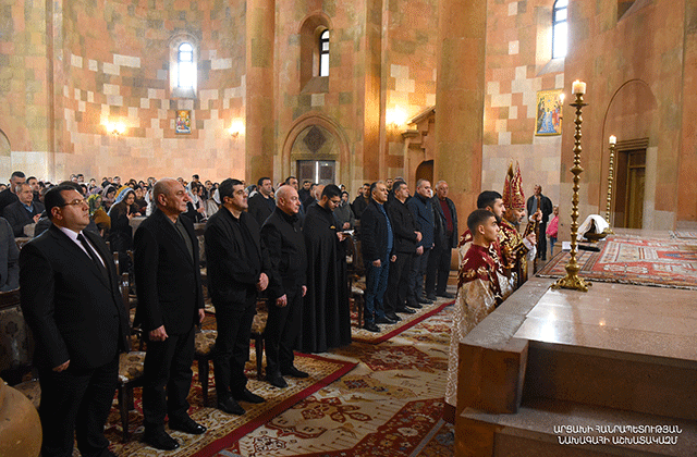 President Harutyunyan partook in a divine liturgy on the occasion of the Holy Resurrection of Christ