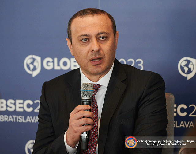 Secretary of Security Council of Armenia urges Hikmet Hajiyev to refrain from maximalist aspirations