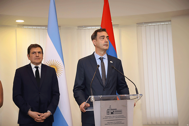 The presentation of the Armenian Buenos Aires picture book at the MFA of Armenia