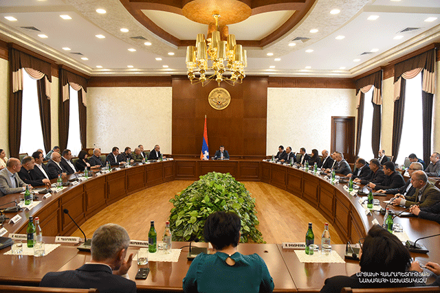 President Arayik Harutyunyan convened a working consultation