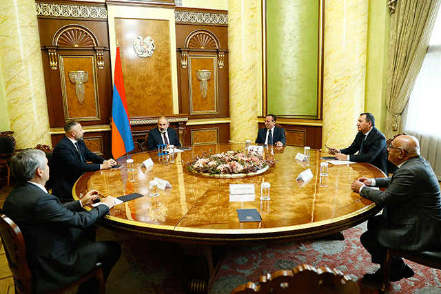 Nikol Pashinyan meets with the leaders of extra-parliamentary political forces