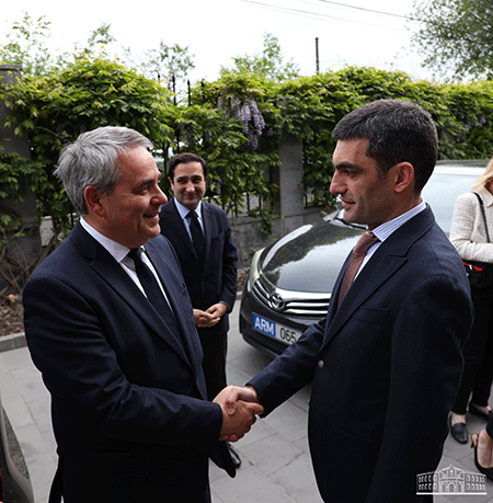 Artsakh Foreign Minister and President of the Regional Council of Hauts-de-France Sign a Joint Statement