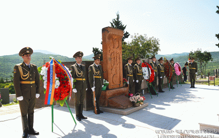 The President of the Republic paid tribute to the memory of Perished Soldiers and Missing in Action