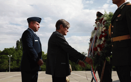 Governor of the State of Kansas Laura Kelly visited Tsitsernakaberd memorial