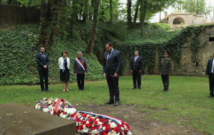 Suren Papikyan visited Mount Valerian memorial which commemorates the memory of the participants of the French Resistance, resistance hero Misak Manushyan and 21 members of his group